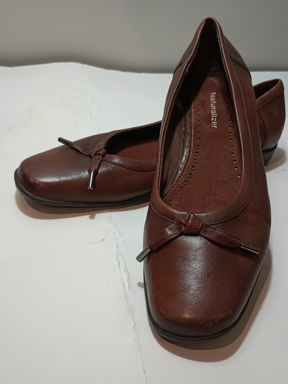 Naturalizer Brown Leather Knot-Detail Square-Toe Flats